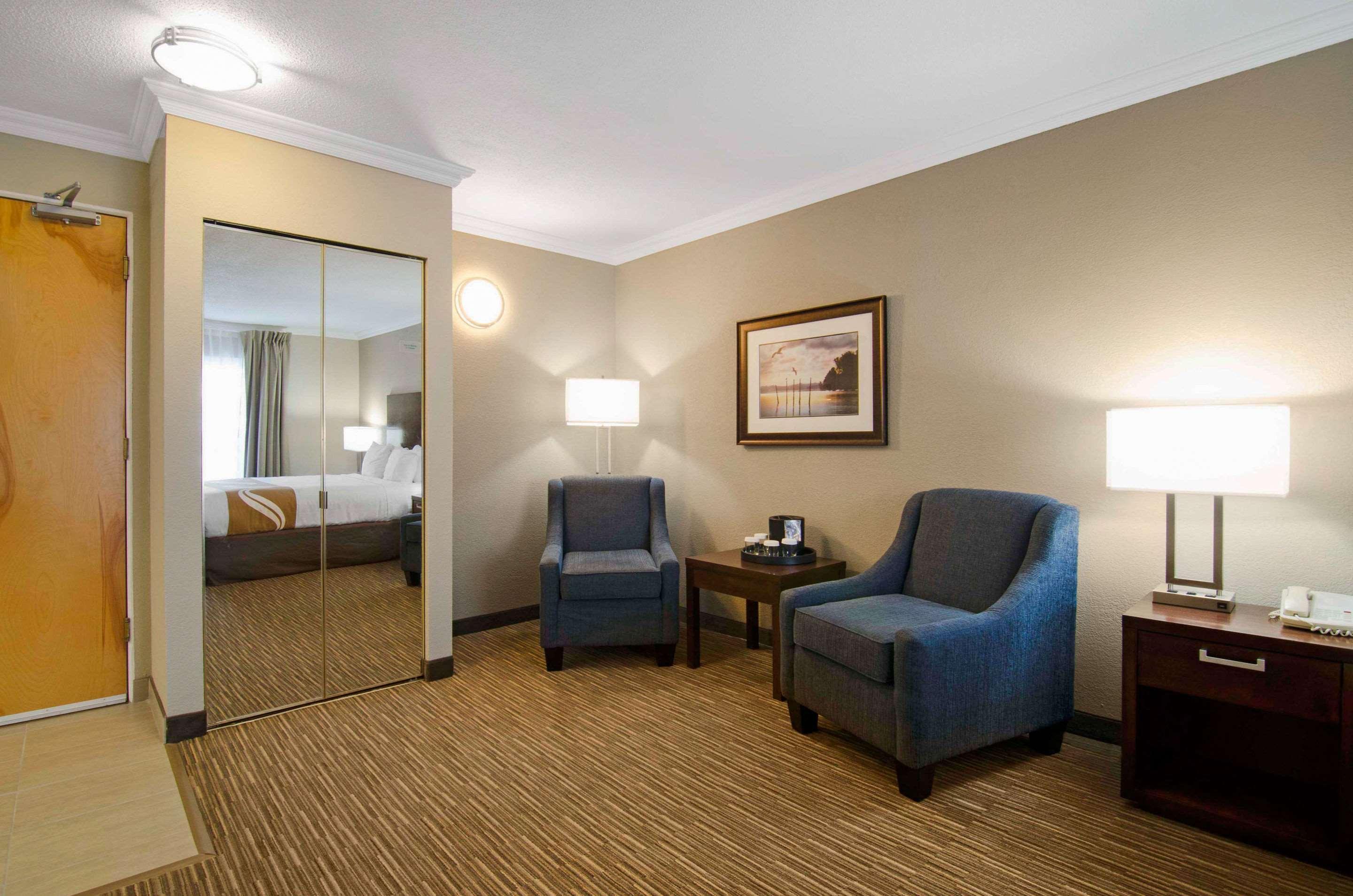 Quality Inn Downtown Inner Harbour Victoria Buitenkant foto