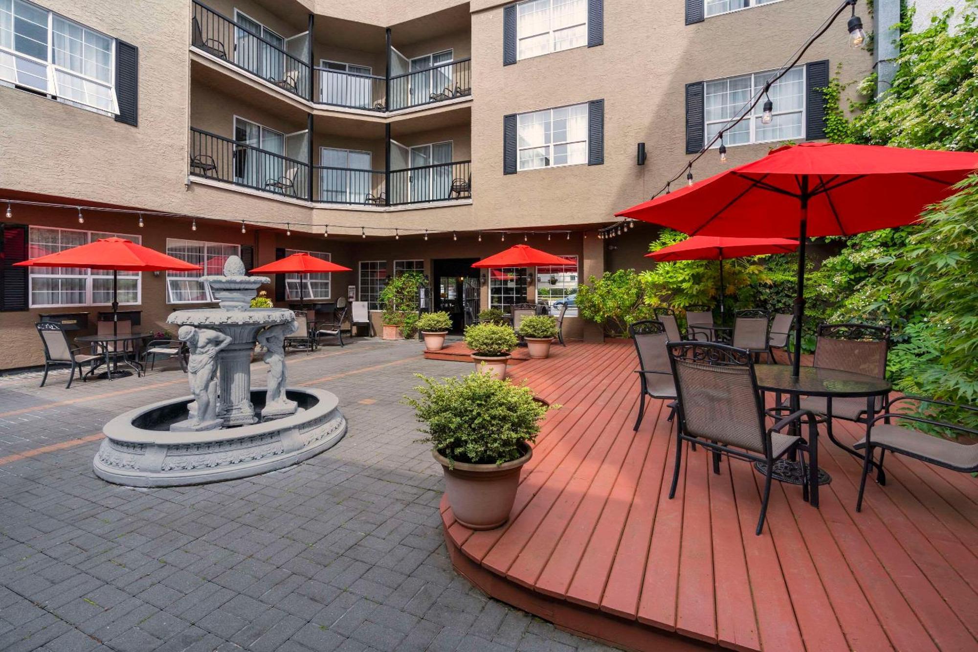 Quality Inn Downtown Inner Harbour Victoria Buitenkant foto