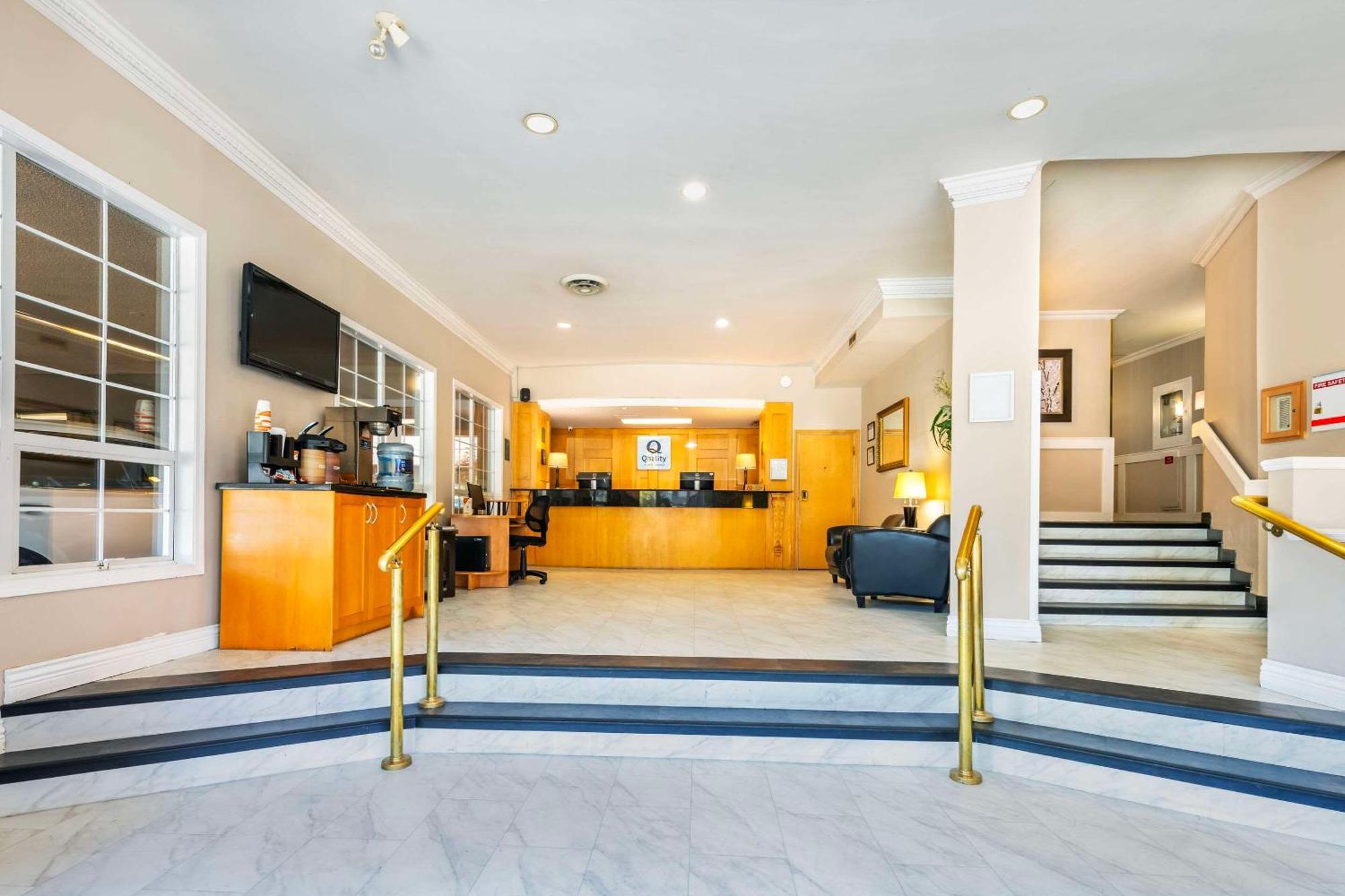 Quality Inn Downtown Inner Harbour Victoria Buitenkant foto