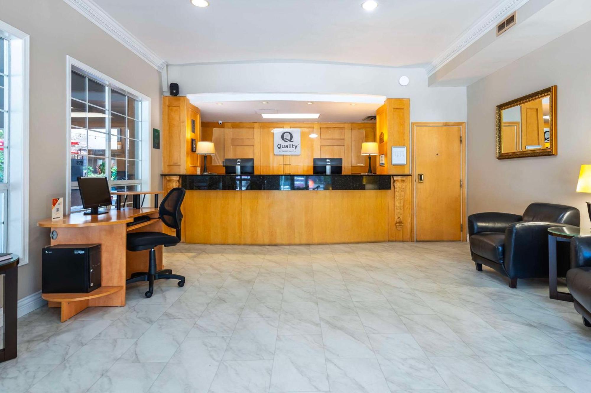 Quality Inn Downtown Inner Harbour Victoria Buitenkant foto
